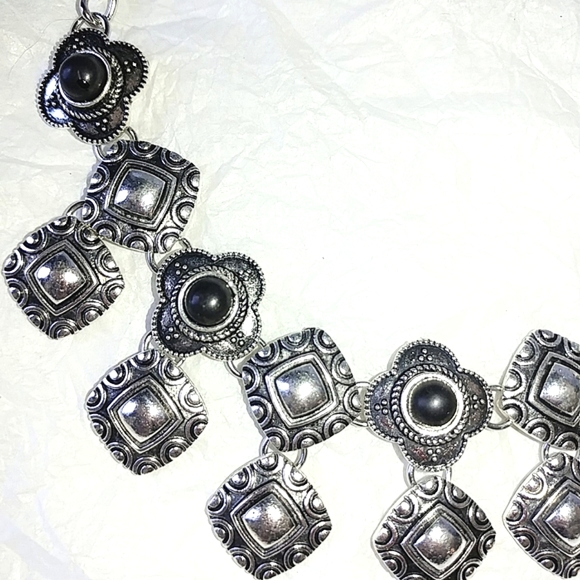 SILVER & BLACK CHOKER BOHO NECKLACE & EARRINGS - Picture 3 of 8